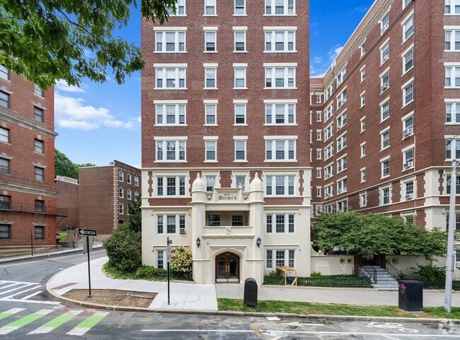 Building Photo - 1450-1454 Beacon St Unit 643 Rental