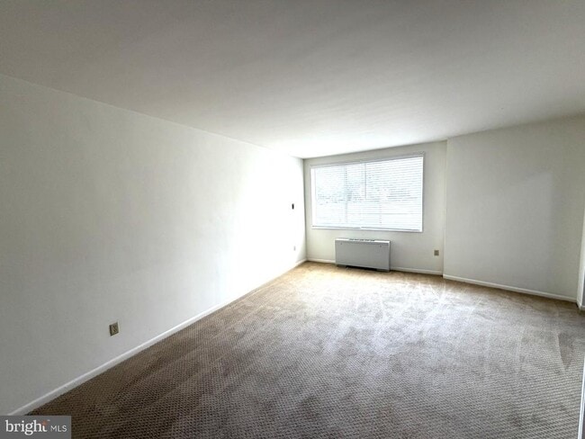 Photo - 10401 Grosvenor Pl Unit 328