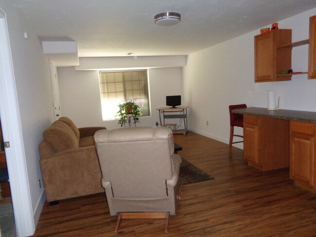 Photo - 602 W Holmberg Ln