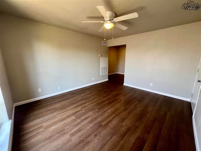 Photo - 1509 Trigg Ln