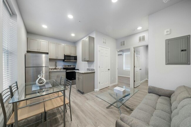 Building Photo - 920 Avenue L Unit G Rental
