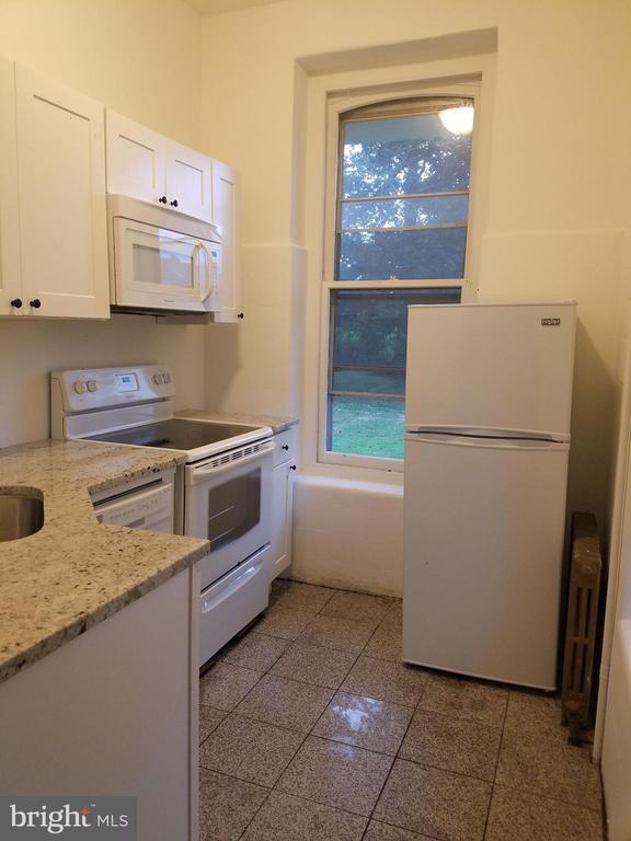 Photo - 348 Green Ln