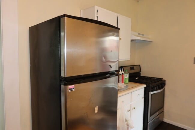 Photo - Hyde Park - 1 Bedroom House - Huge Yard - Real Wood Floors - Claw Foot Tub - $1495