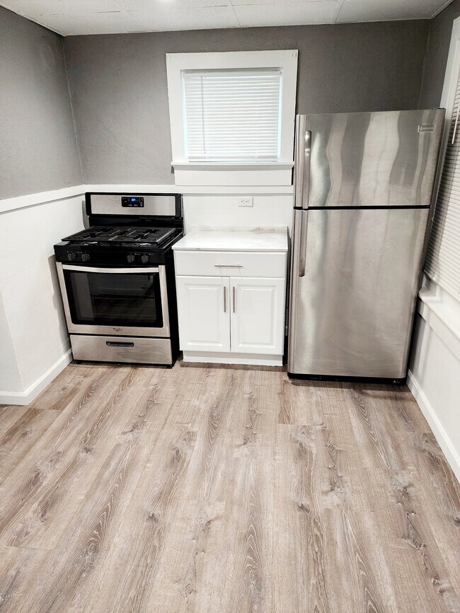 Photo - 102 Sampson St Unidad Lower