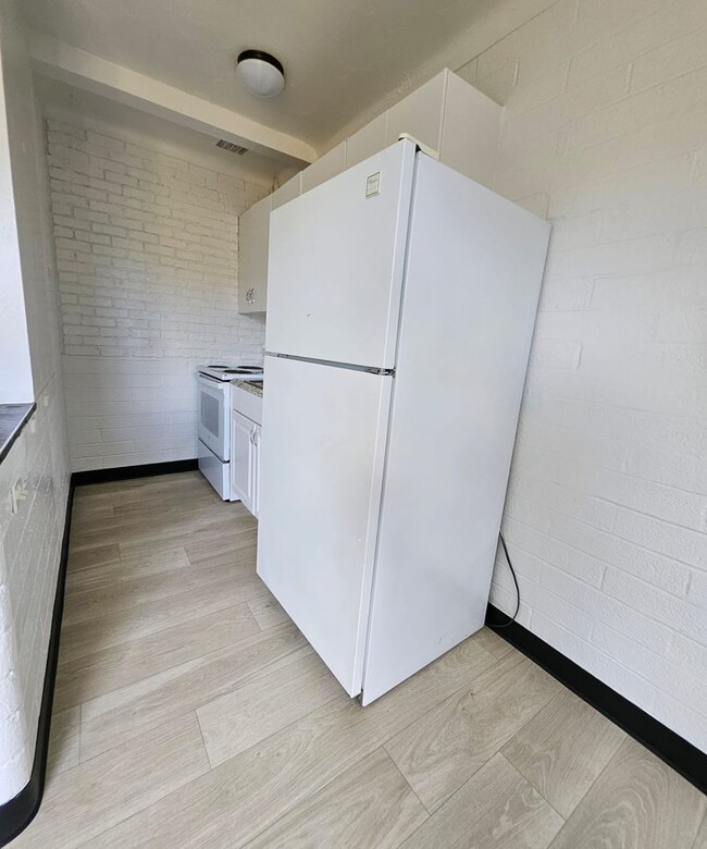 Photo - IMPERIAL CORNER APARTMENTS -$299 Move-In S...