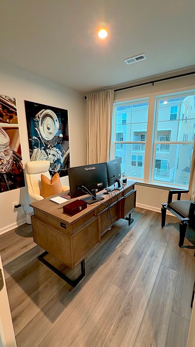 Photo - 9222 Magellan Pky Unit B