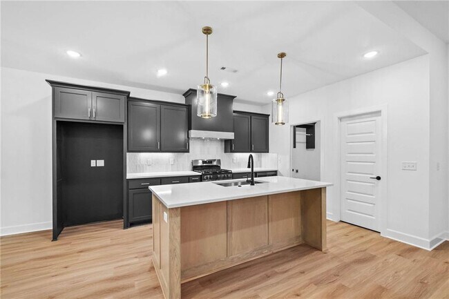 Photo - 4 Argyll Cir