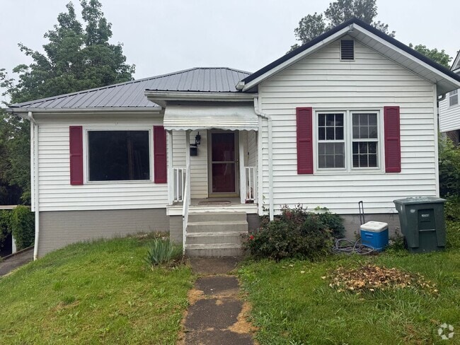 Building Photo - 3 Bedroom 1 Bathroom Home in Greeneville, TN
