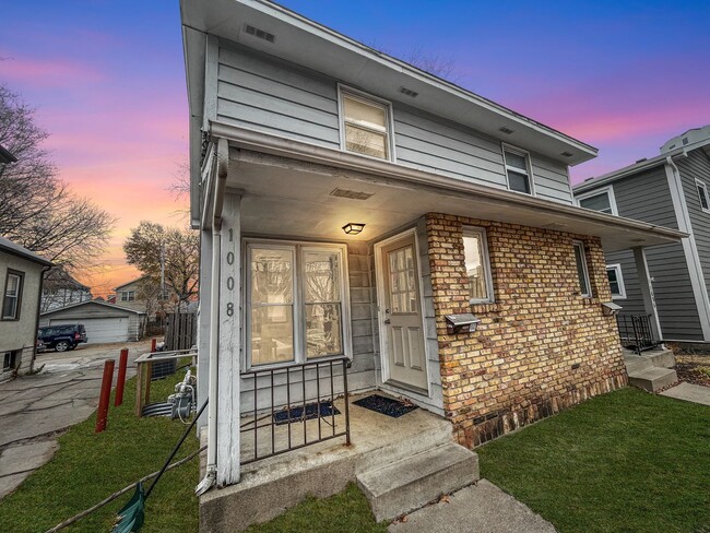 Photo - 1008 12th Ave SE