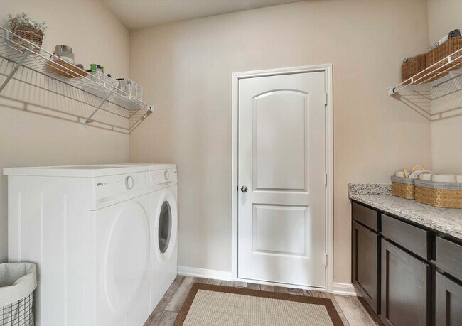 Photo - 404 Harbor Oaks Dr