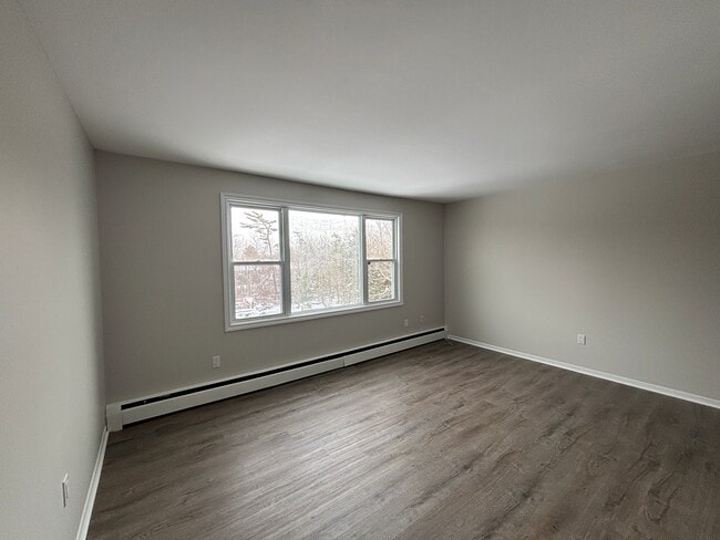 Building Photo - SPACIOUS TWO BEDROOM APARTMENT - COLE HARBOUR Unit 10