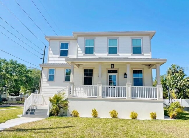 Building Photo - 1299 5th St S