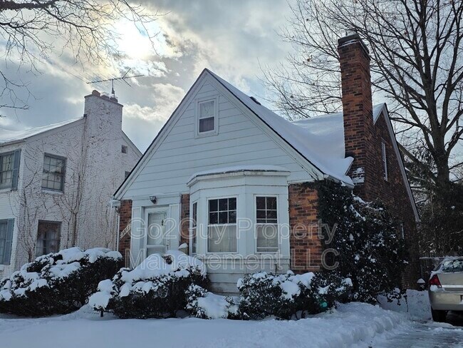 Photo - 3861 Bishop St