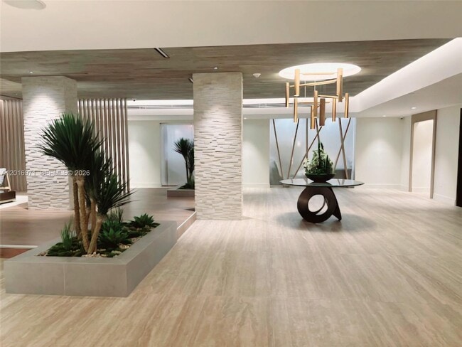 Photo - 2301 Collins Ave Unit 528