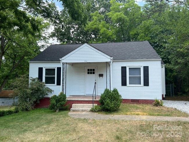 Photo - 914 N Church St House