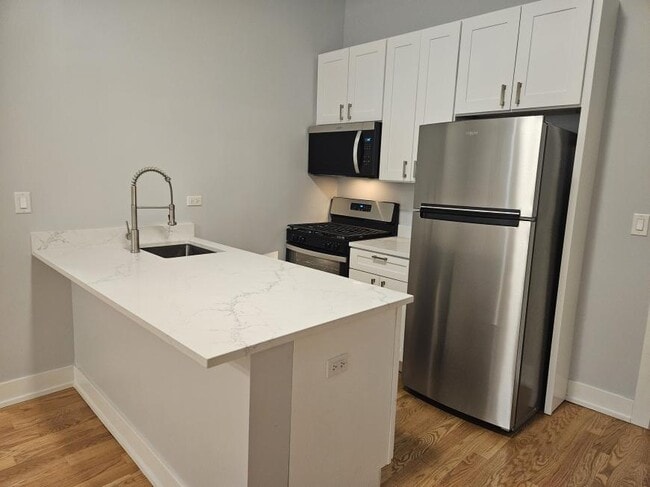 Building Photo - 1 bedroom in Chicago IL 60642 Unit 1R Rental