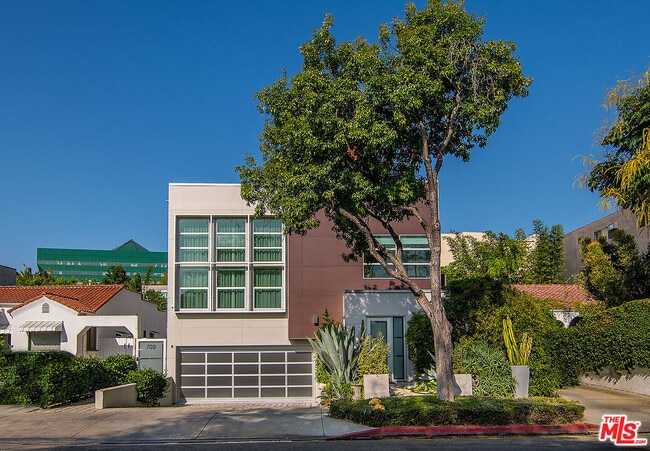 Photo - 711 Westbourne Dr