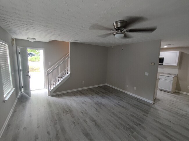 Photo - 289 Silver Ridge Dr