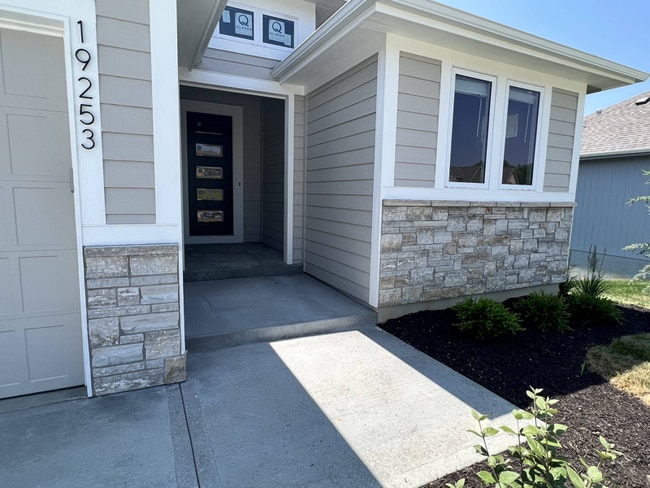 Photo - 19253 W 110th Terrace