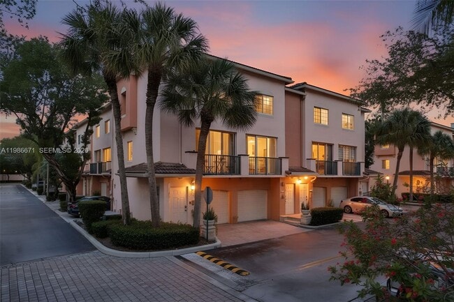 Photo - 2107 SE 10th Ave Unit 817