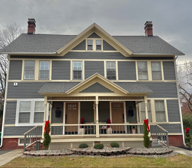 Building Photo - 314 Springfield St