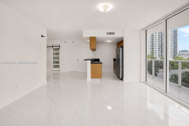 Photo - 601 NE 23rd St Unit 706