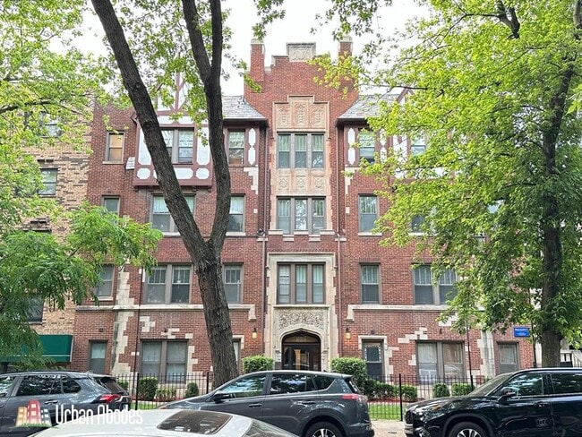 Building Photo - 648 W Wrightwood Ave Unit A05C
