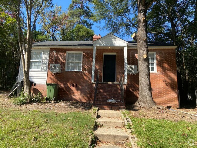 Building Photo - **AVAILABLE NOW**3 Bedroom / 1 Bathroom Ho... Rental