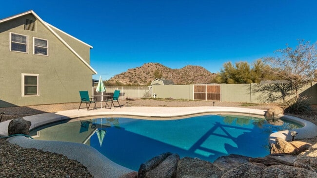 Building Photo - 2012 E Tonopah Dr