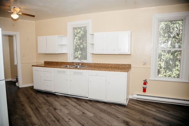Photo - 143 S Union St Unit B
