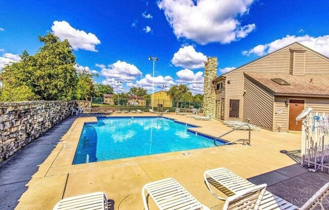 Building Photo - 7214 Creekview Dr Unit #3