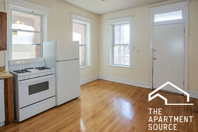 Photo - 2327 N Southport Ave Unit 2F