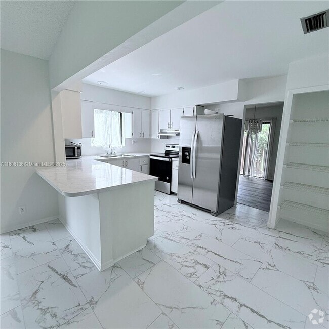 Building Photo - 6183 Live Oak Ct Rental