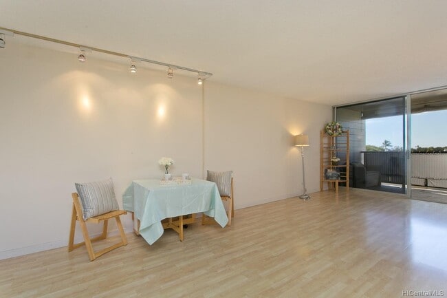 Photo - 3805 Kanaina Ave