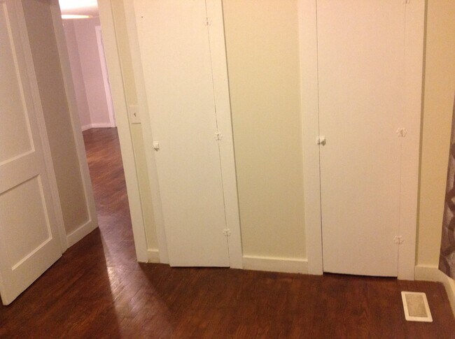 Photo - 205 Hester St