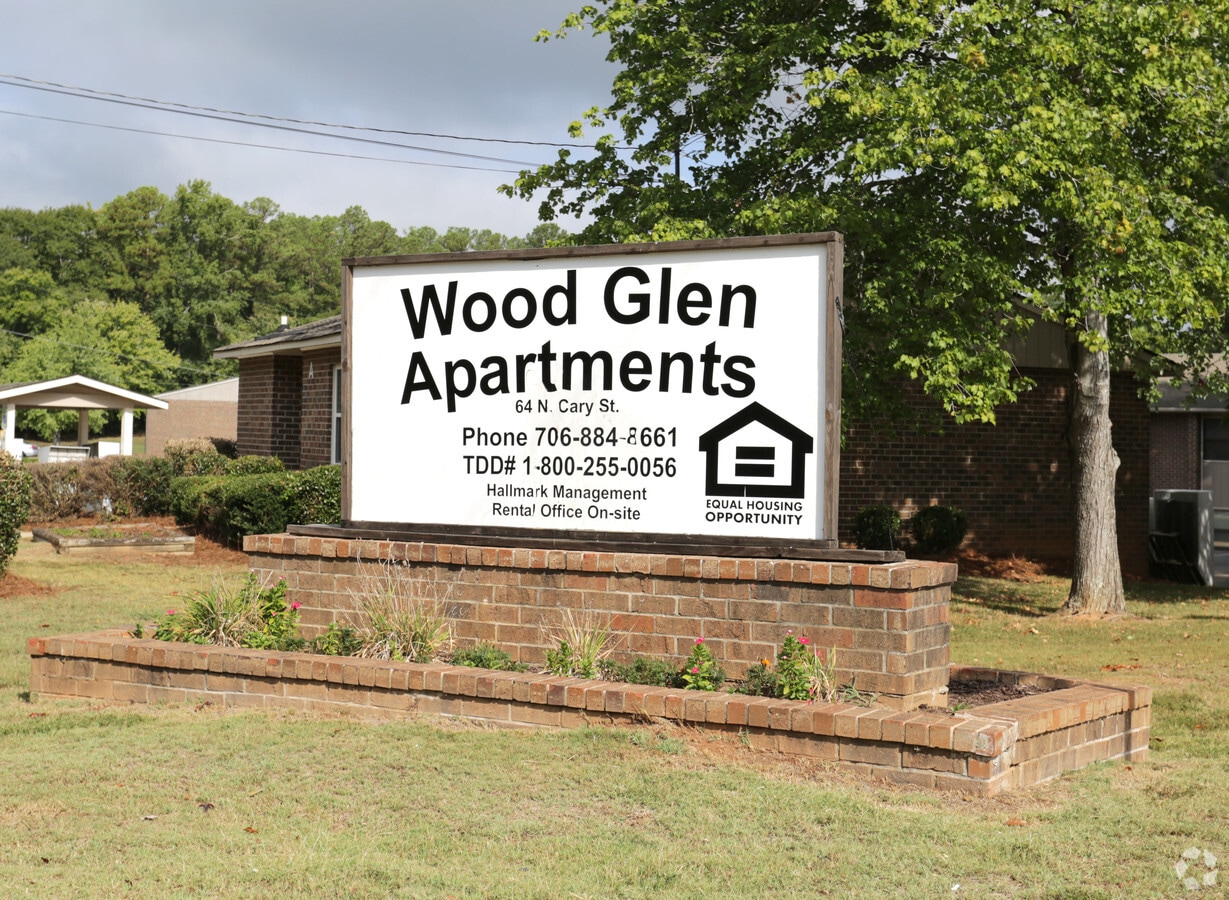 Photo - Wood Glen Apartments