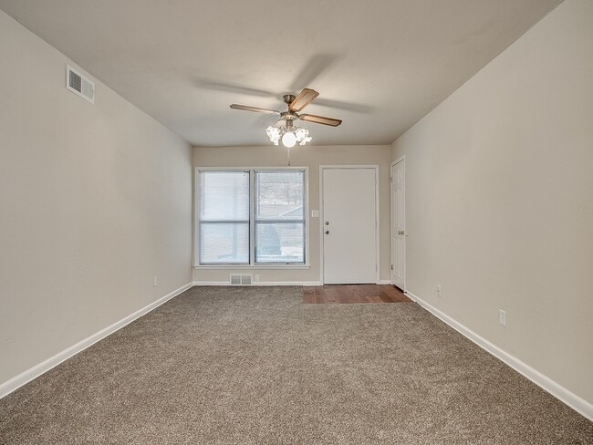 Photo - Beautiful Home Near Lake Hefner & Penn Squ...