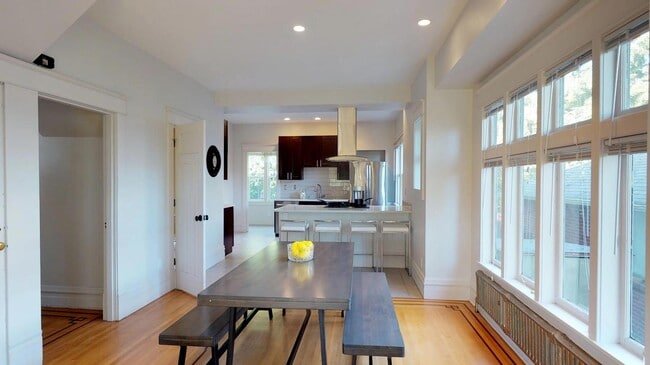 Photo - 806 N 48th St