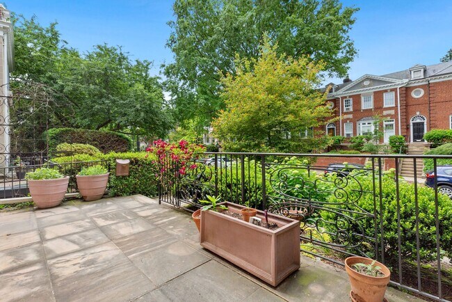 Photo - Available Now! 4 Bedroom  3.5  Bathroom To...
