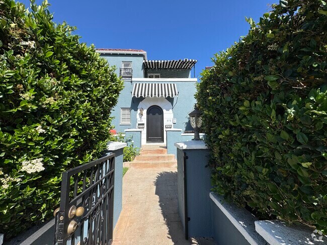 Building Photo - 848 S Curson Ave Unit 848 Rental