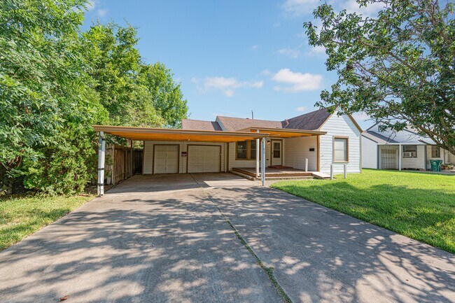 Photo - 913 Willow St