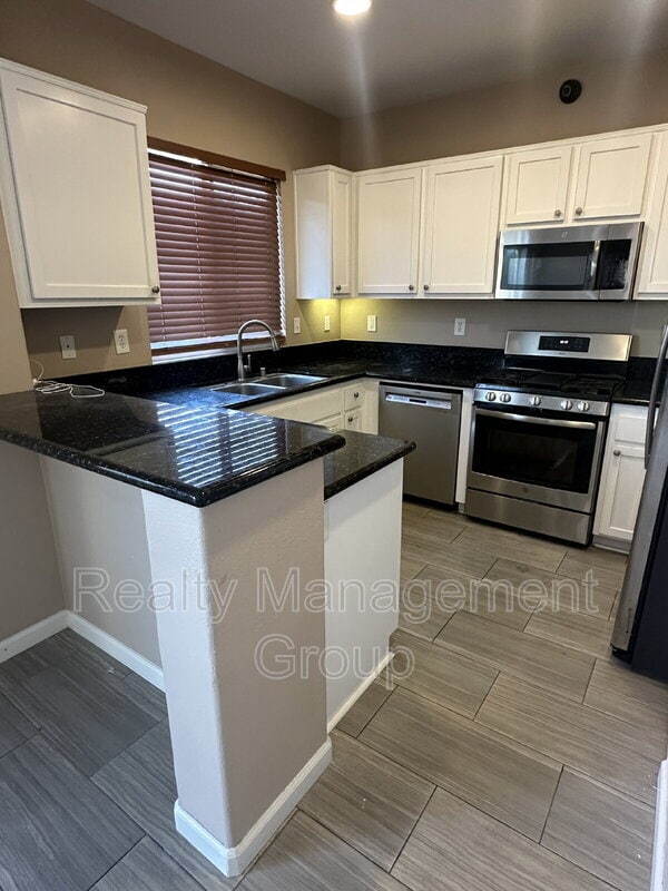 Photo - 2303 Wisteria Way