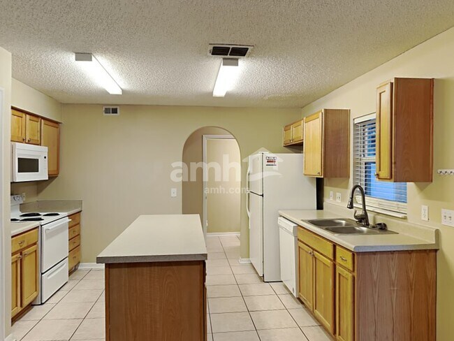 Photo - 930 Mayfair St