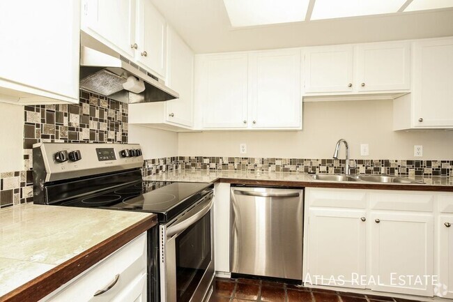 Building Photo - 4035 W Harmont Dr Rental