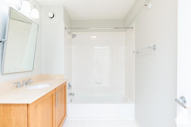 Photo - 2 bedroom in Chicago IL 60654 Unidad 1611