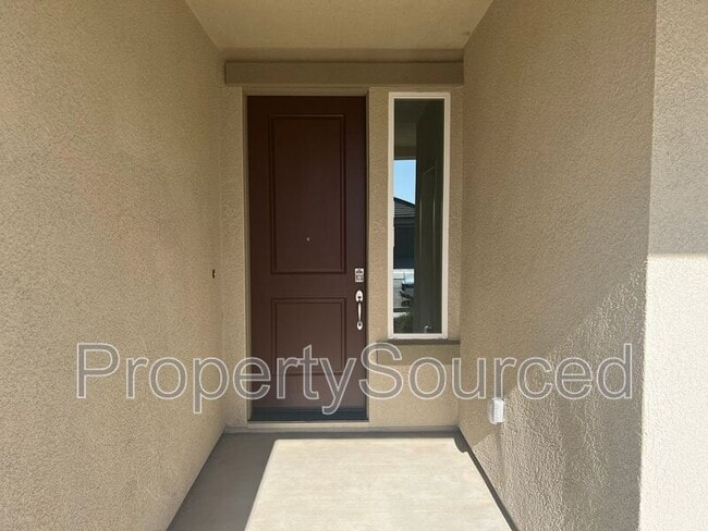 Photo - 1029 Pipit St