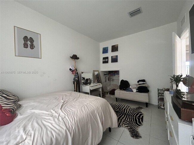 Photo - 1685 SE 27th Rd Unit 1685