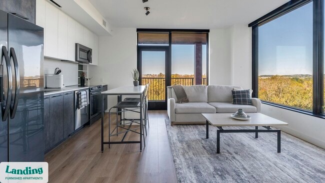 Building Photo - 632 Howard Rd SE