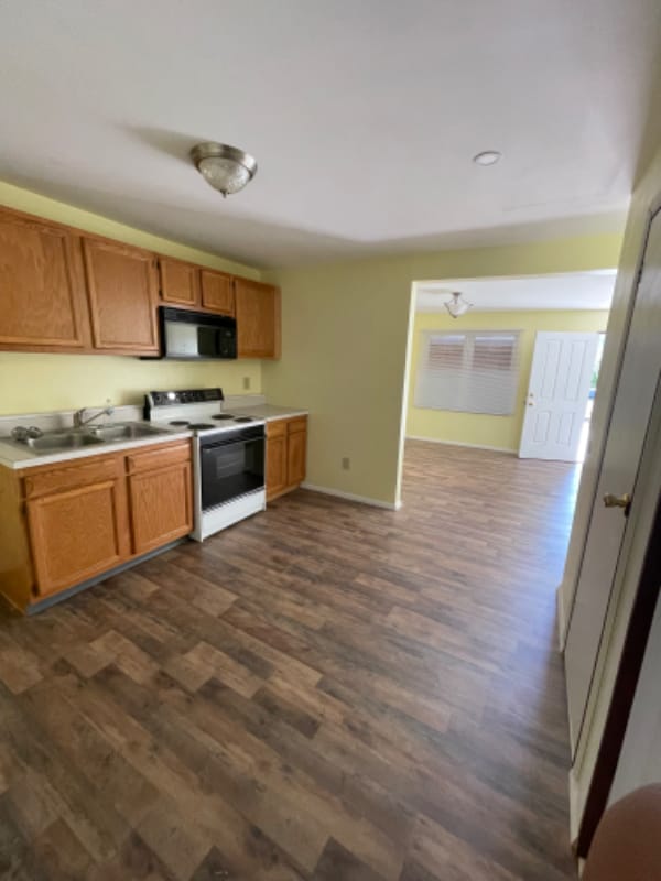 Photo - 836 Leona Ave