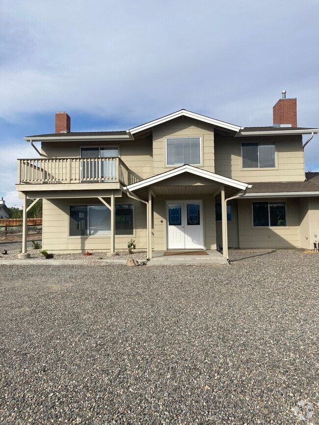 Building Photo - 2540 Fremont St Rental